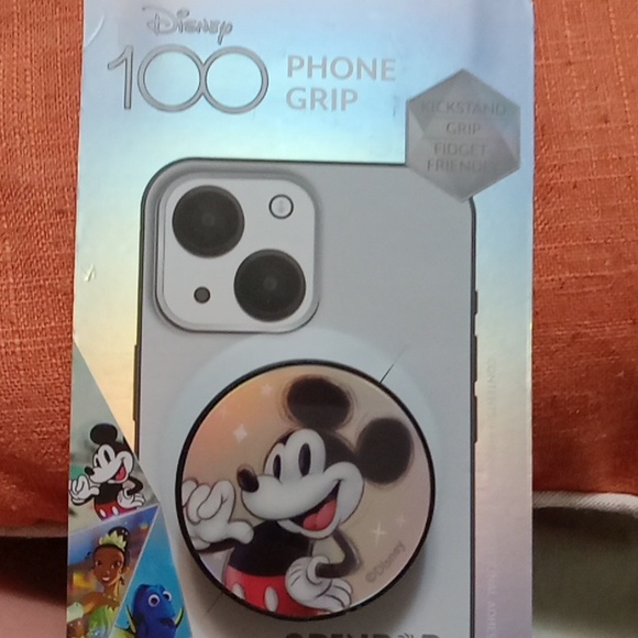 Mickey pop socket. - Picture 4 of 4